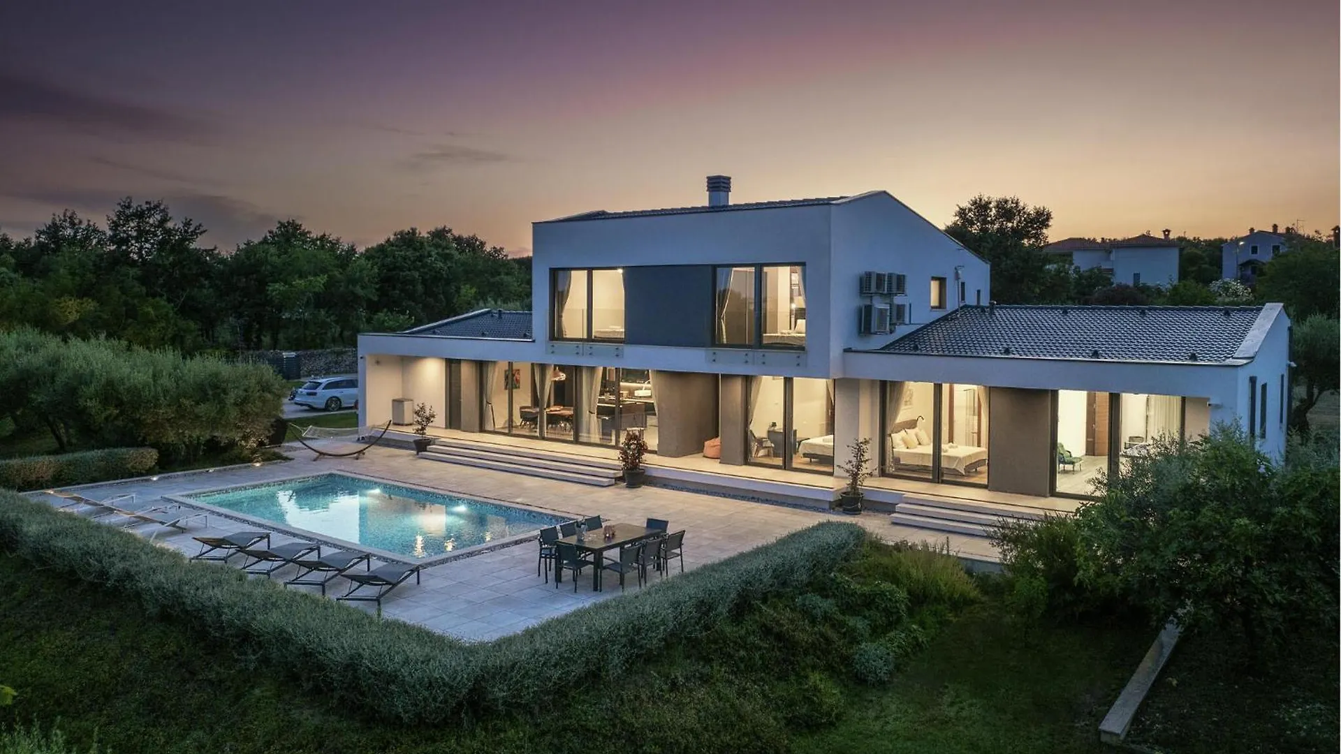 4 Bedroom Stunning Home In Rakalj