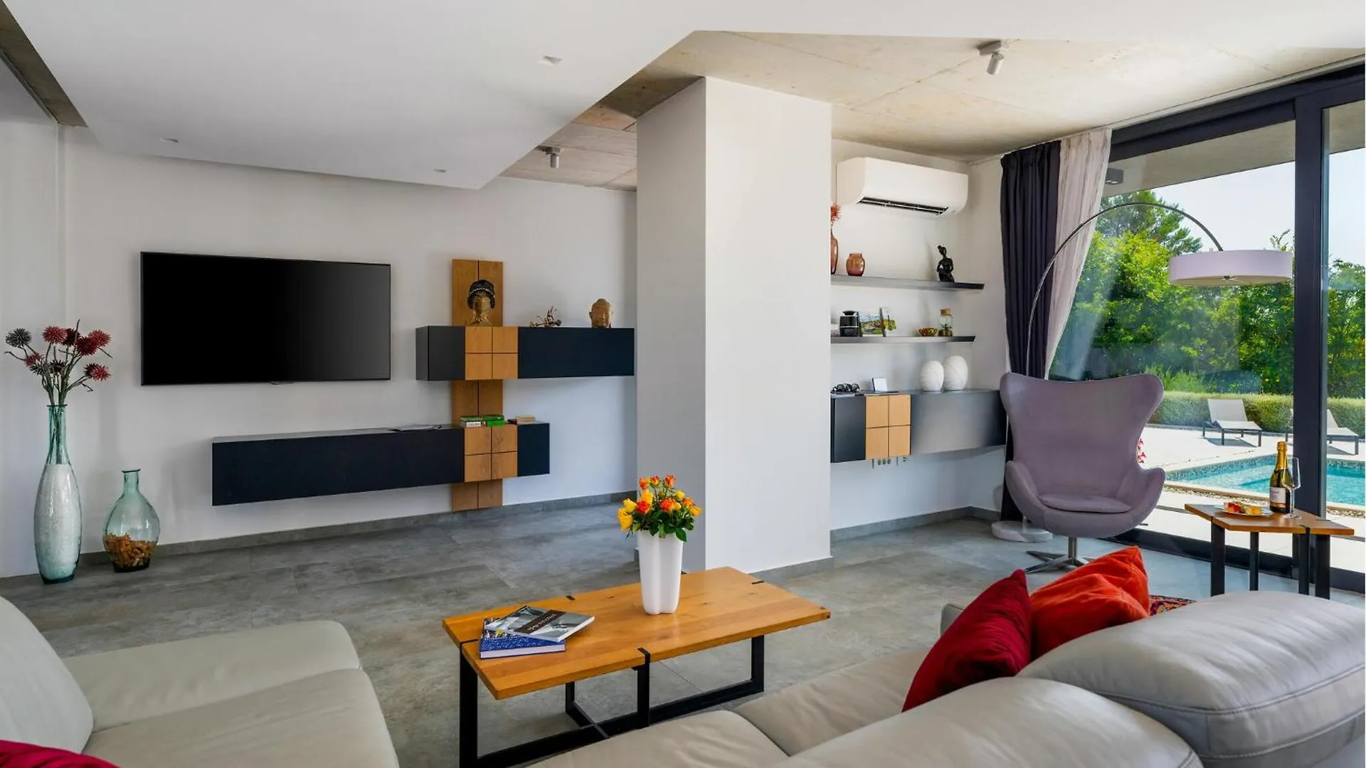 4 Bedroom Stunning Home In Rakalj