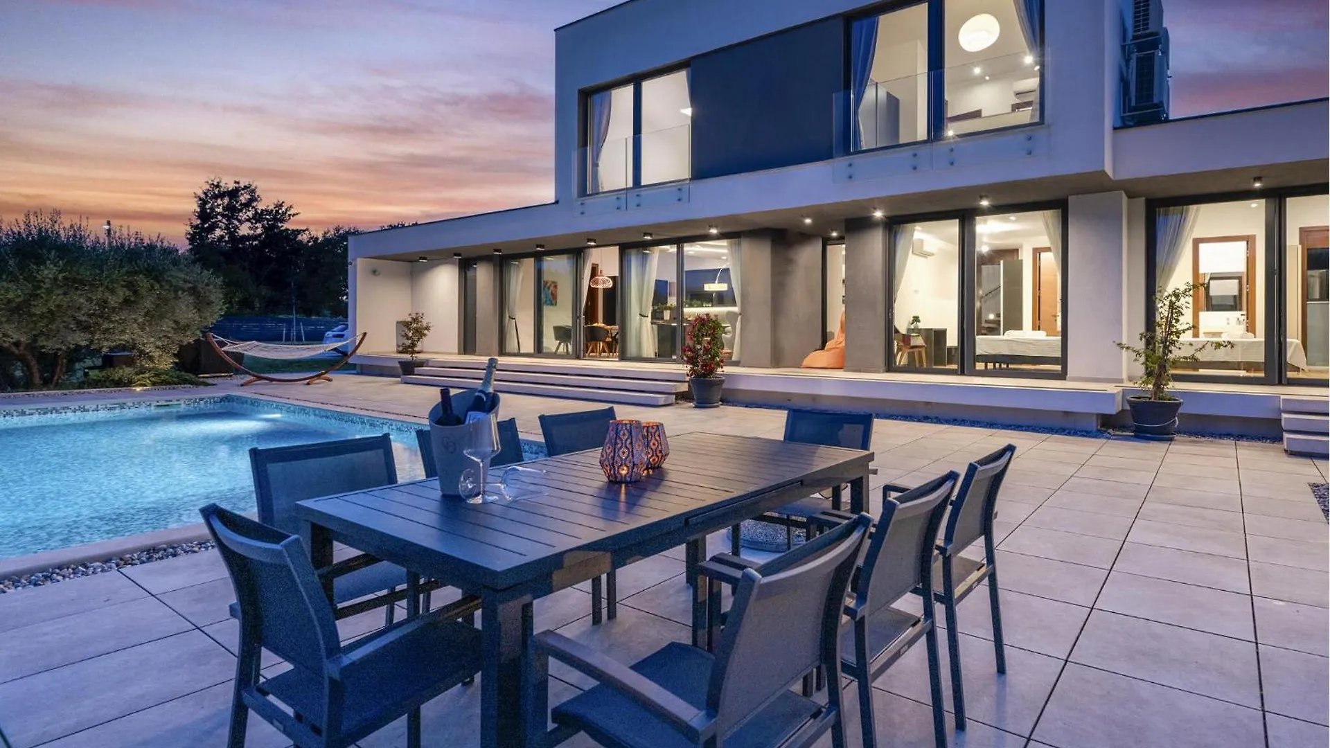 4 Bedroom Stunning Home In Rakalj Croatia